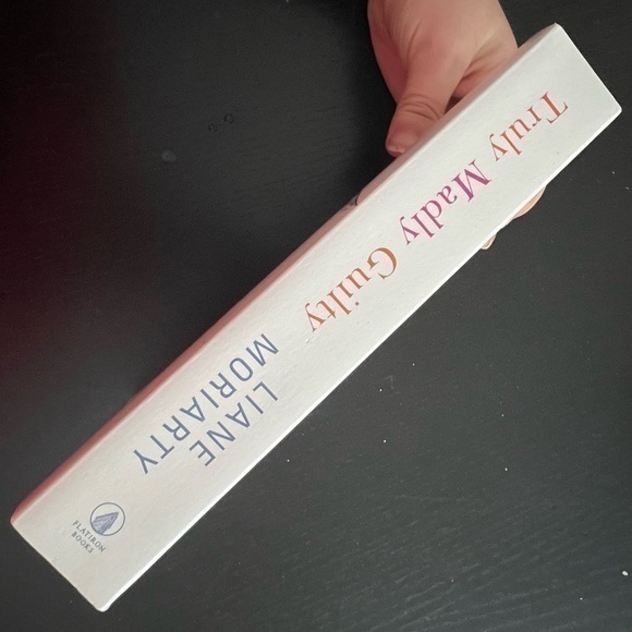 Truly Madly Guilty by Liane Moriarty- PAPERBACK Book - Picture 2 of 6